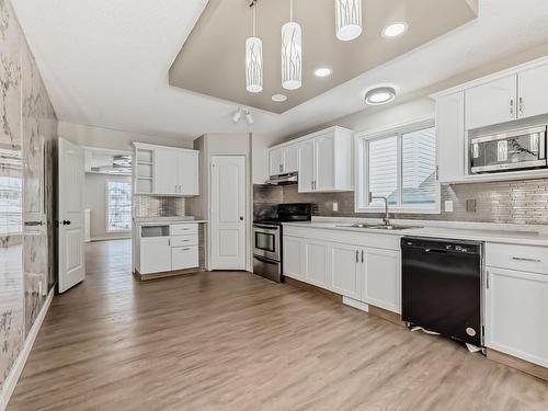 9837 179 Avenue, Edmonton, AB - Indoor Photo Showing Kitchen