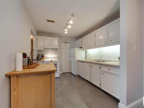 78 2703 79 Street, Edmonton, AB - Indoor Photo Showing Kitchen With Double Sink