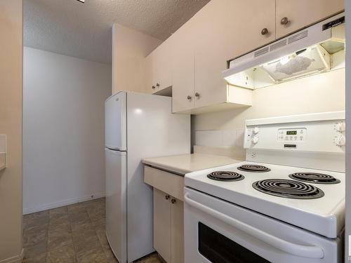 505 10160 116 Street, Edmonton, AB - Indoor Photo Showing Kitchen