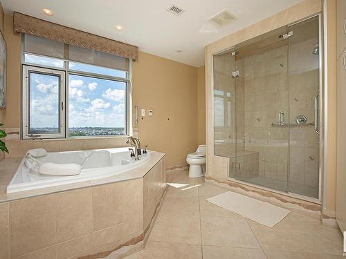 1201 10035 Saskatchewan Drive, Edmonton, AB - Indoor Photo Showing Bathroom