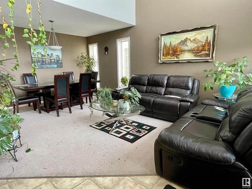 3311 32 Avenue, Edmonton, AB - Indoor Photo Showing Living Room