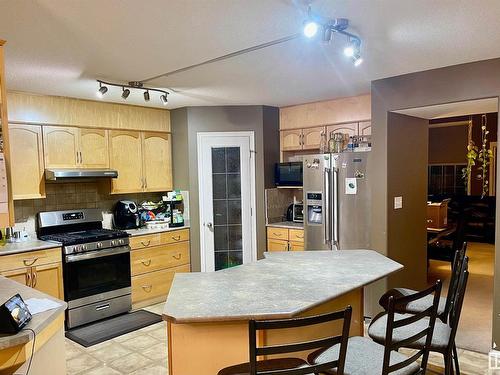 3311 32 Avenue, Edmonton, AB - Indoor Photo Showing Kitchen