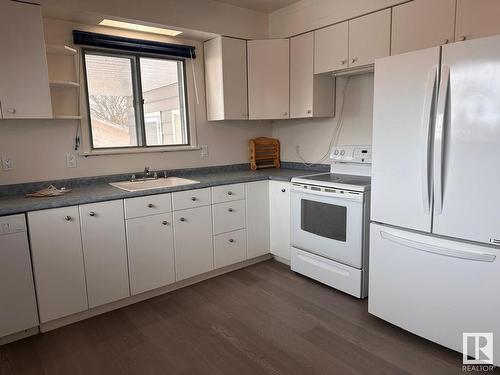 7907 125 Avenue, Edmonton, AB - Indoor Photo Showing Kitchen