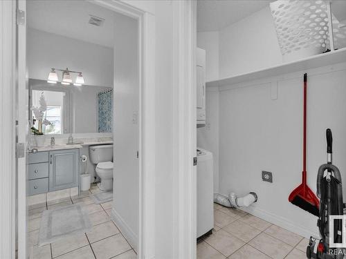 3508 24 Street, Edmonton, AB - Indoor Photo Showing Bathroom