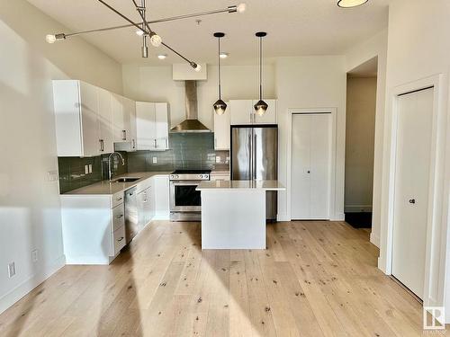 404 10006 83 Avenue, Edmonton, AB - Indoor Photo Showing Kitchen With Upgraded Kitchen