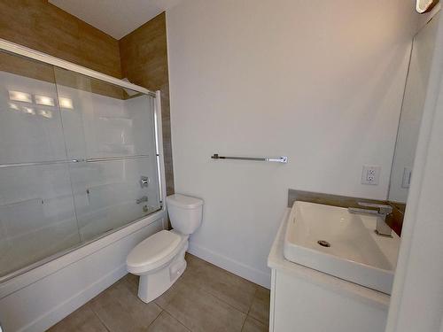 404 10006 83 Avenue, Edmonton, AB - Indoor Photo Showing Bathroom