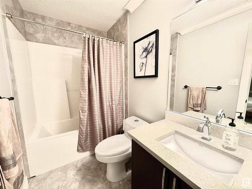 1330 Adamson Drive, Edmonton, AB - Indoor Photo Showing Bathroom