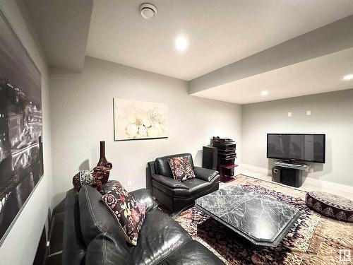 1330 Adamson Drive, Edmonton, AB - Indoor Photo Showing Living Room