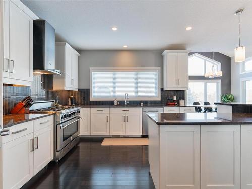 35 10550 Ellerslie Road, Edmonton, AB - Indoor Photo Showing Kitchen