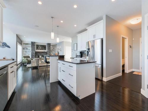 35 10550 Ellerslie Road, Edmonton, AB - Indoor Photo Showing Kitchen With Upgraded Kitchen