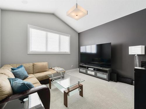 35 10550 Ellerslie Road, Edmonton, AB - Indoor Photo Showing Living Room