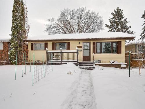 6919 83 Avenue Nw, Edmonton, AB - Outdoor With Facade