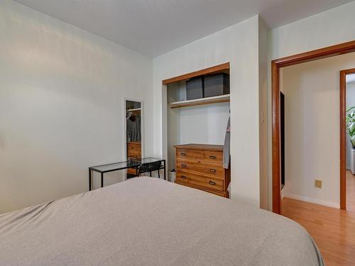 6919 83 Avenue Nw, Edmonton, AB - Indoor Photo Showing Bedroom