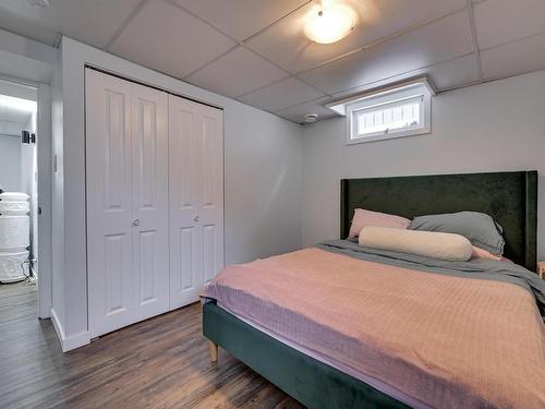 6919 83 Avenue Nw, Edmonton, AB - Indoor Photo Showing Bedroom