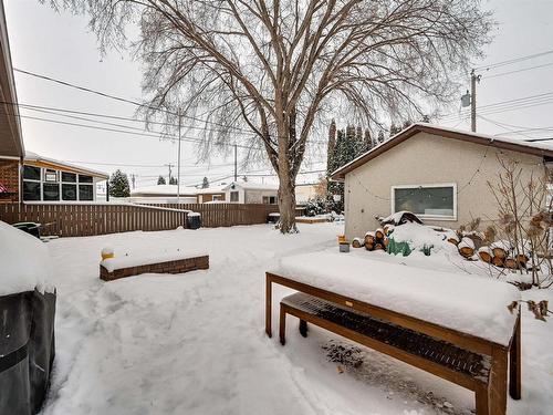 6919 83 Avenue Nw, Edmonton, AB - Outdoor