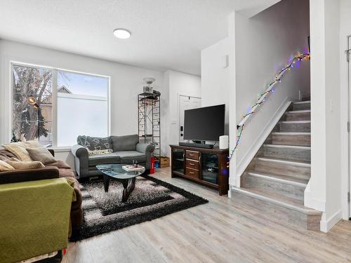 9537 106A Avenue, Edmonton, AB - Indoor Photo Showing Living Room