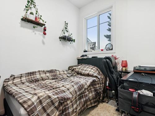 9537 106A Avenue, Edmonton, AB - Indoor Photo Showing Bedroom