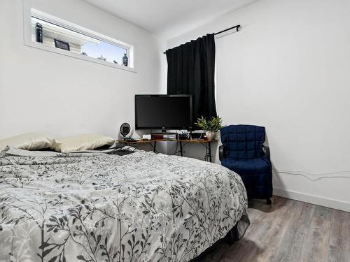 9537 106A Avenue, Edmonton, AB - Indoor Photo Showing Bedroom