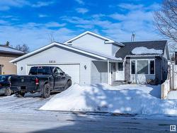 4614 13 Avenue  Edmonton, AB T6L 4A3