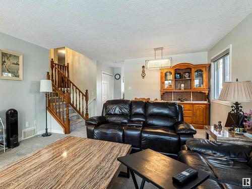 4614 13 Avenue, Edmonton, AB - Indoor Photo Showing Living Room