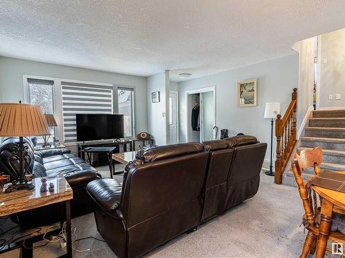 4614 13 Avenue, Edmonton, AB - Indoor Photo Showing Living Room