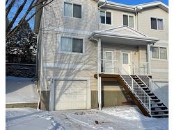 16 130 HYNDMAN Crescent  Edmonton, AB T5A 0E8