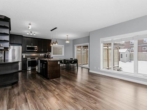 1515 Chapman Way, Edmonton, AB - Indoor Photo Showing Kitchen With Stainless Steel Kitchen With Upgraded Kitchen