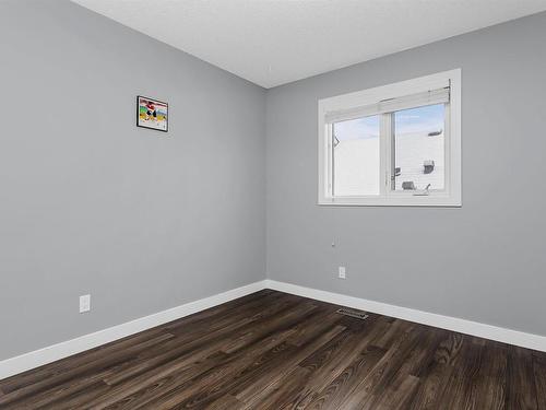 1515 Chapman Way, Edmonton, AB - Indoor Photo Showing Other Room