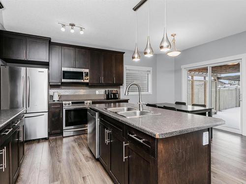 1515 Chapman Way, Edmonton, AB - Indoor Photo Showing Kitchen With Stainless Steel Kitchen With Double Sink With Upgraded Kitchen