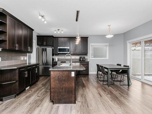 1515 Chapman Way, Edmonton, AB - Indoor Photo Showing Kitchen With Stainless Steel Kitchen With Upgraded Kitchen