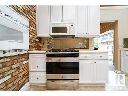 14004 47 Avenue, Edmonton, AB - Indoor Photo Showing Kitchen