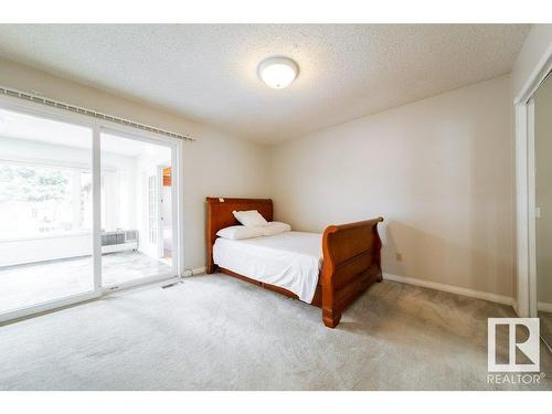 14004 47 Avenue, Edmonton, AB - Indoor Photo Showing Bedroom