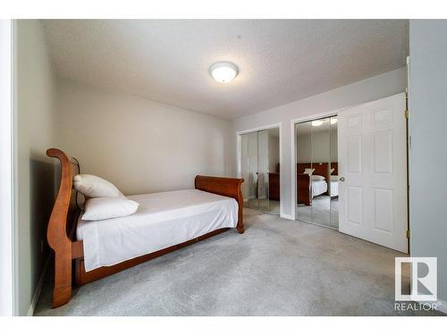 14004 47 Avenue, Edmonton, AB - Indoor Photo Showing Bedroom