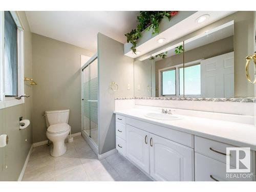 14004 47 Avenue, Edmonton, AB - Indoor Photo Showing Bathroom