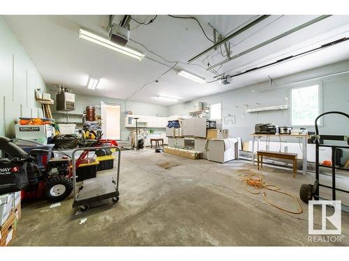 14004 47 Avenue, Edmonton, AB - Indoor Photo Showing Garage