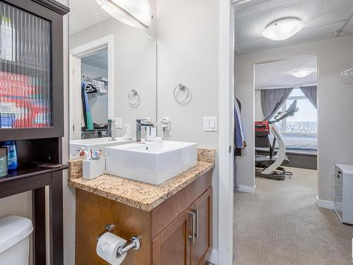 1023 5151 Windermere Boulevard, Edmonton, AB - Indoor Photo Showing Bathroom