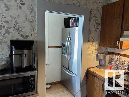 10848 93 Street, Edmonton, AB - Indoor Photo Showing Kitchen