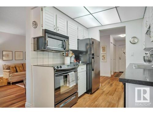 203 10421 93 Street, Edmonton, AB - Indoor Photo Showing Kitchen With Upgraded Kitchen