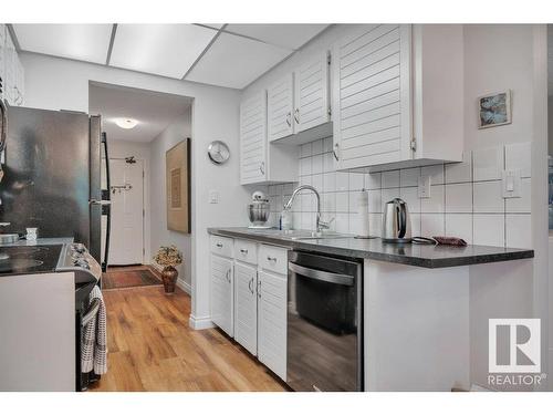 203 10421 93 Street, Edmonton, AB - Indoor Photo Showing Kitchen