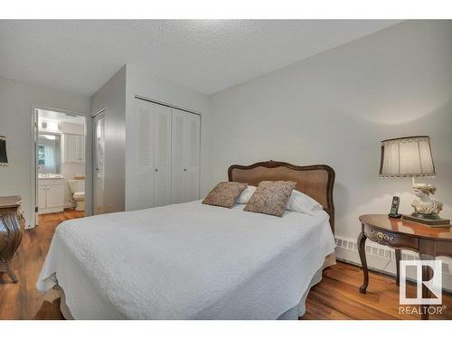 203 10421 93 Street, Edmonton, AB - Indoor Photo Showing Bedroom