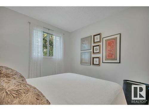 203 10421 93 Street, Edmonton, AB - Indoor Photo Showing Bedroom