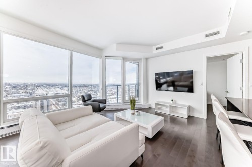 2910 10360 102 Street, Edmonton, AB - Indoor Photo Showing Living Room