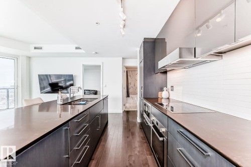 2910 10360 102 Street, Edmonton, AB - Indoor Photo Showing Kitchen With Double Sink With Upgraded Kitchen