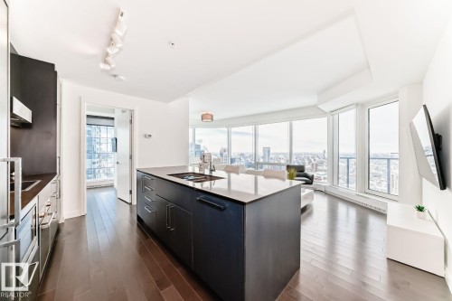 2910 10360 102 Street, Edmonton, AB - Indoor Photo Showing Kitchen With Upgraded Kitchen