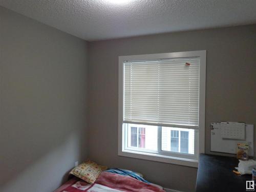 54 415 Clareview Road, Edmonton, AB - Indoor Photo Showing Bedroom