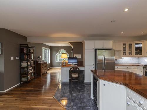 10004 97 Avenue, Edmonton, AB - Indoor Photo Showing Kitchen