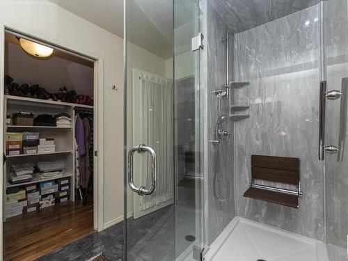 10004 97 Avenue, Edmonton, AB - Indoor Photo Showing Bathroom