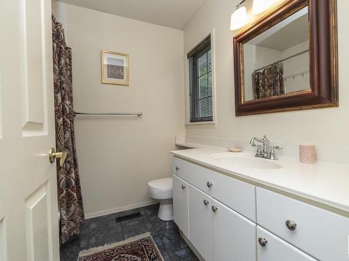 10004 97 Avenue, Edmonton, AB - Indoor Photo Showing Bathroom