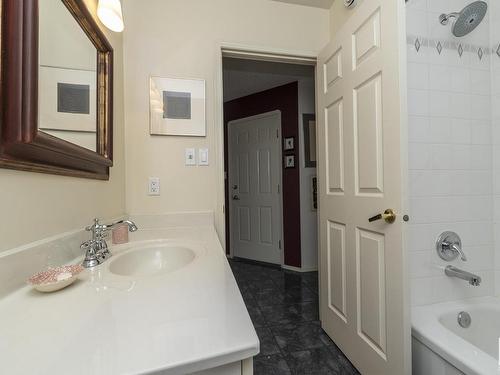 10004 97 Avenue, Edmonton, AB - Indoor Photo Showing Bathroom