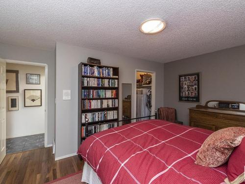 10004 97 Avenue, Edmonton, AB - Indoor Photo Showing Bedroom